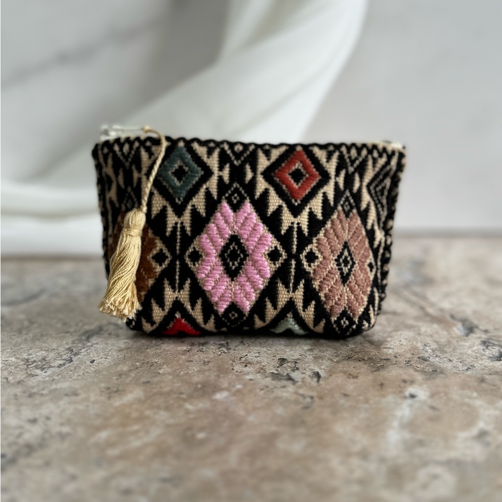 Embroidered Padded Pouch - Picture 4 of 9